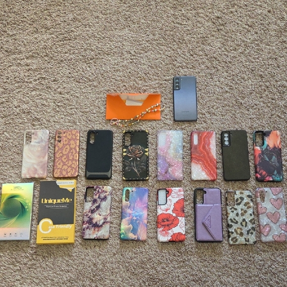 Unlocked Samsung S1 And Assorted Cases
